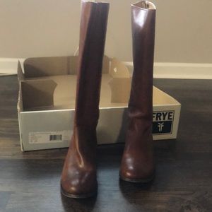 Women’s Frye Boots Size 9 Button Back Zip